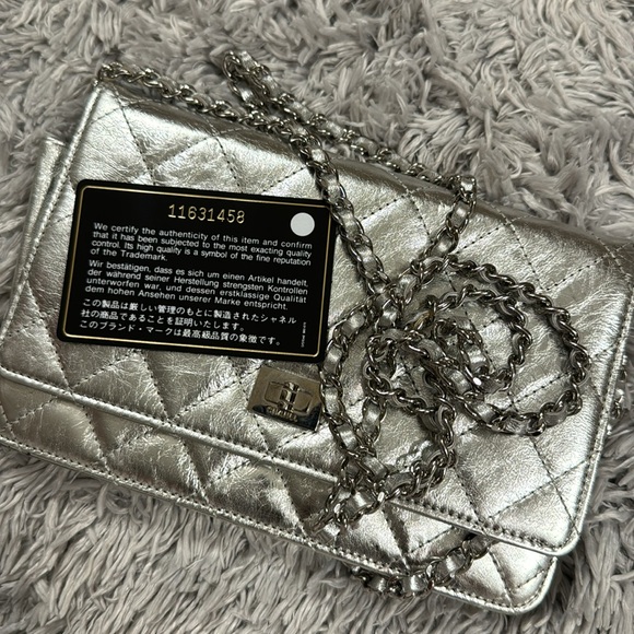 Chanel clutch, new condition. Vintage with card of authenticity - Picture 9 of 9